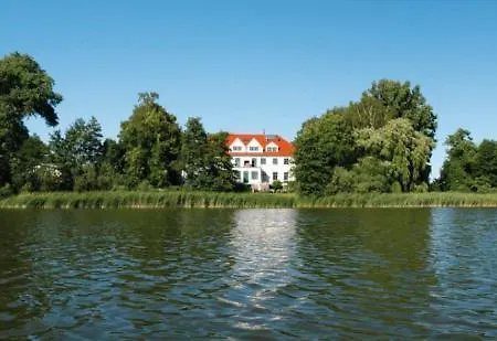 Ferienwohnungen-am-schloss-wohnung-4-der-hund *
